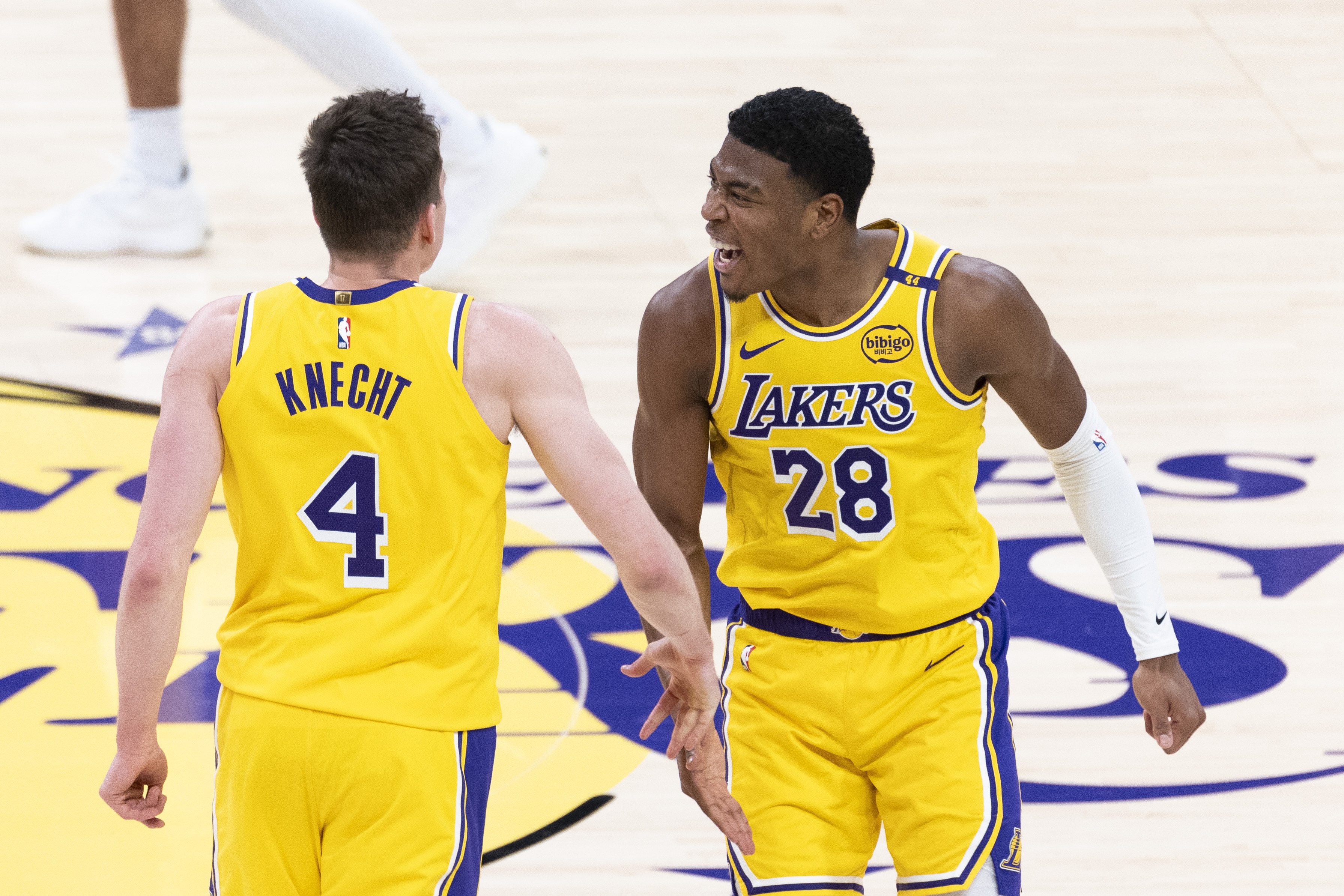 星空娱乐app-湖人或送出克内&amp;八村全力追求亨特 嘴哥&amp;库明加&amp;字母也均传出流言